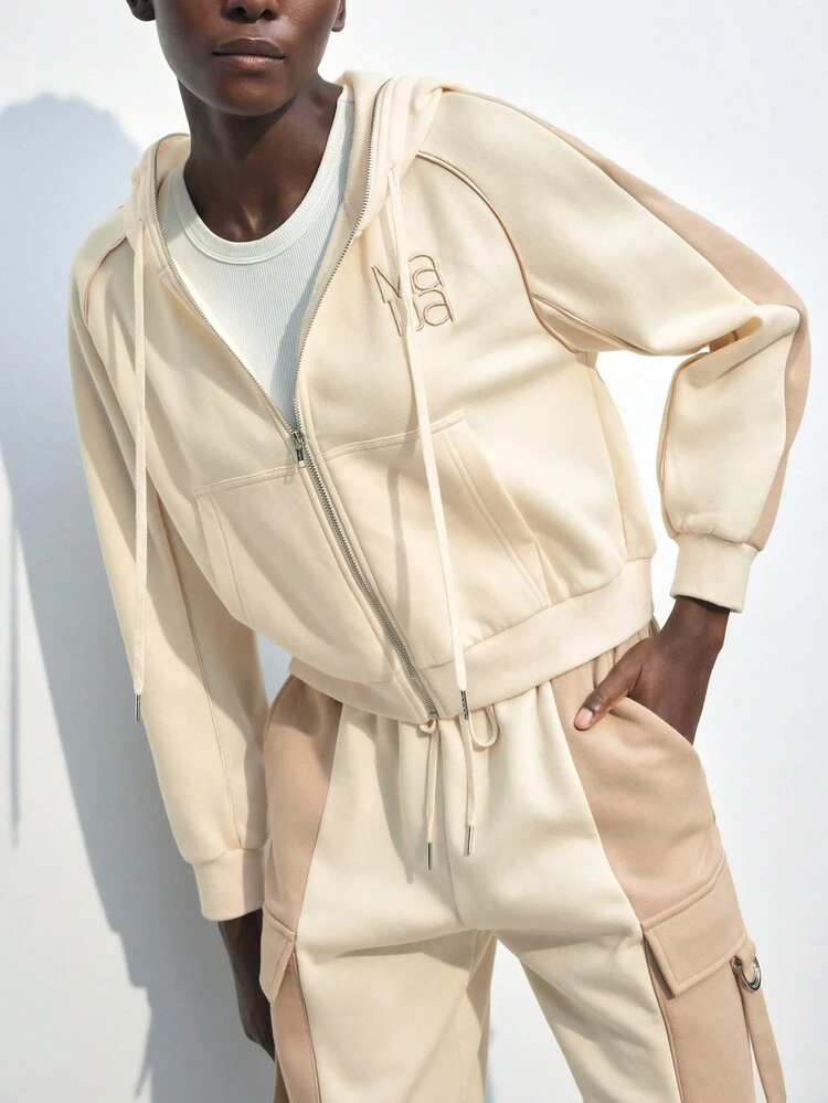 SHEIN Maija Sudadera con capucha de manga larga para mujer, de color caqui con contraste y bordado de letras