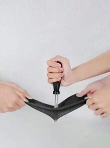 زوج من أغطية الأحذية المقاومة للماء وغير زلقة للرجال والنساء ، أغطية أحذية المطر المطاطية للاستخدام في الخارج للدراجات والأيام الممطرة. المقاس: 38-46 أنبوب قصير 2.12 أونصة مقاس موحد يناسب الجميع، هدية عيد الميلاد، لوازم العودة إلى المدرسة - الأسود - مشاهدة 6