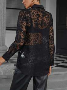 SHEIN Privé Blusa elegante y sexy de manga larga con tejido transparente de parches florales aleatorios que dejan entrever