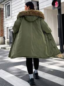 SHEIN EZwear 大码女式冬季纽扣设计蓬松连帽宽松长款休闲棉服外套 - 軍綠色 - 查看 2