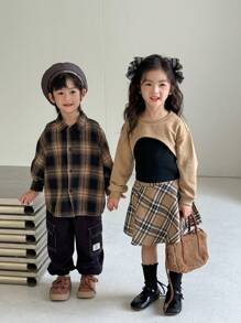 SHEIN Bộ 3 món Áo nỉ cổ tròn màu trơn cho bé gái, Áo ba lỗ trơn và Chân váy ngắn kẻ caro dệt - Màu Khaki - Xem 7