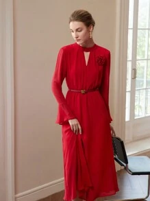 MOTF Đầm dài tay loe cổ khoét lỗ khóa họa tiết hoa nổi không kèm thắt lưng - Đỏ - Xem 5