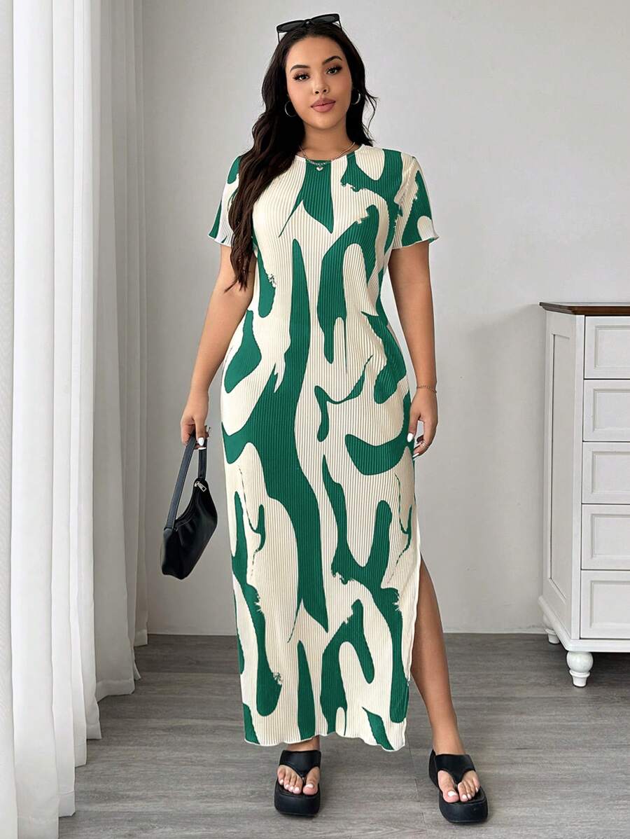 SHEIN EZwear 大码女式夏季图案印花圆领短袖休闲侧开衩下摆连衣裙 - 綠色 - 查看 1