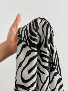 SHEIN Privé 斑馬條紋吊帶上衣 - 黑色 - 查看 7