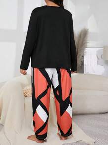 Geometric Print Round Neck Long Sleeve Top And Pants Plus Size Pajama Set