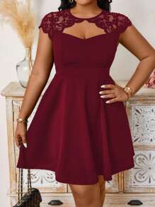 SHEIN Clasi 大码女式夏季蕾丝拼接圆领盖袖镂空优雅连衣裙酒红色女装