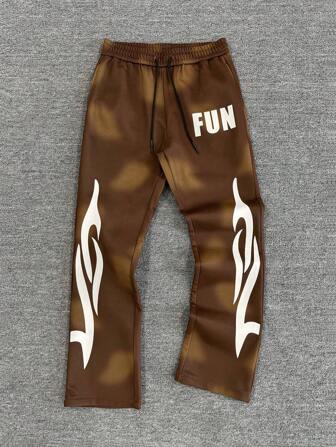 Manfinity Roghcode بنطلون رياضي للرجال بطبعة حروف شارع بطراز قديم وذيل منفرج