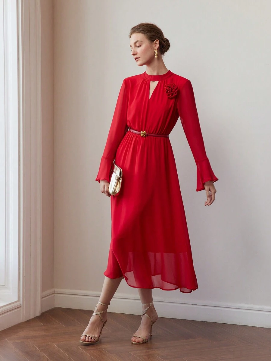 MOTF Đầm dài tay loe cổ khoét lỗ khóa họa tiết hoa nổi không kèm thắt lưng