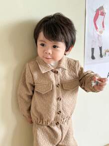 SHEIN 3 Stücke Set aus Baby Jungen Jacke aus strukturiertem Stoff, Rollkragenpullover und Hose - Verschiedenfarbig - Übersicht 5