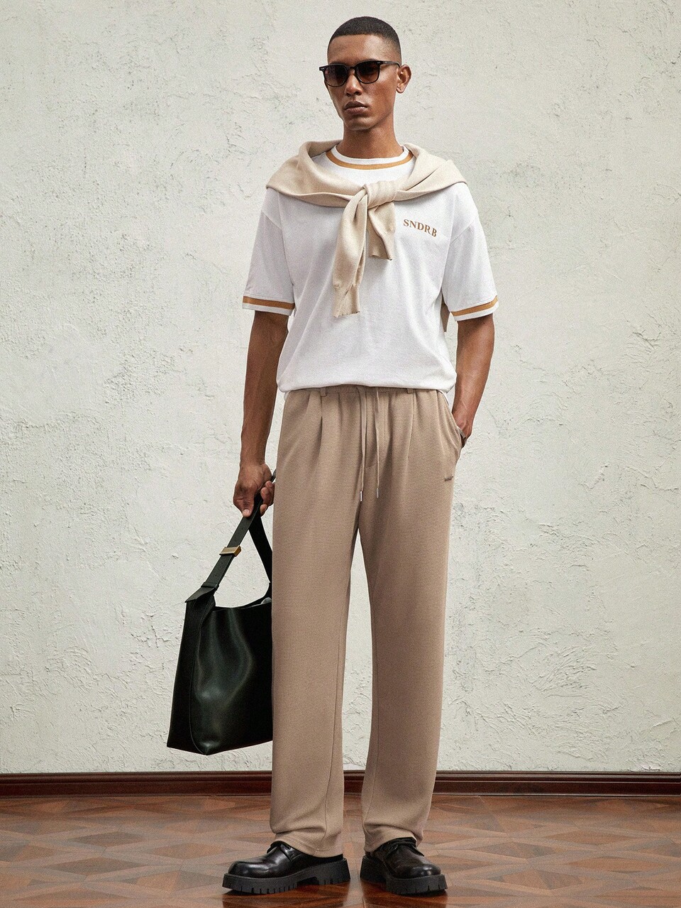 Men's Knit Elastic Waist Mid-Rise Straight Leg Casual Pants - Metal Accent, Khaki With Letter