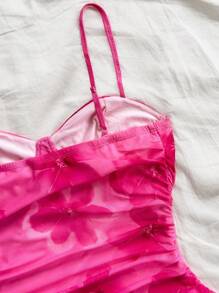 Soleia 女士度假淡粉色网眼花卉印花褶皱吊带迷你连衣裙，秋季分层风格