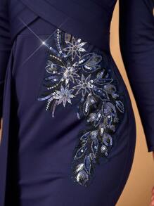 SHEIN Belle Đầm dệt kim co giãn thêu ren màu xanh navy thanh lịch và quý phái cho nữ, cổ chữ V, xếp ly xoắn phía trước, tay dài, viền đuôi cá, viền vá, trang trí đính vải, thích hợp làm váy cưới của mẹ, váy dự tiệc & dạ tiệc - Màu xanh hải quân - Xem 3