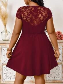SHEIN Clasi 大码女式夏季蕾丝拼接圆领盖袖镂空优雅连衣裙酒红色女装