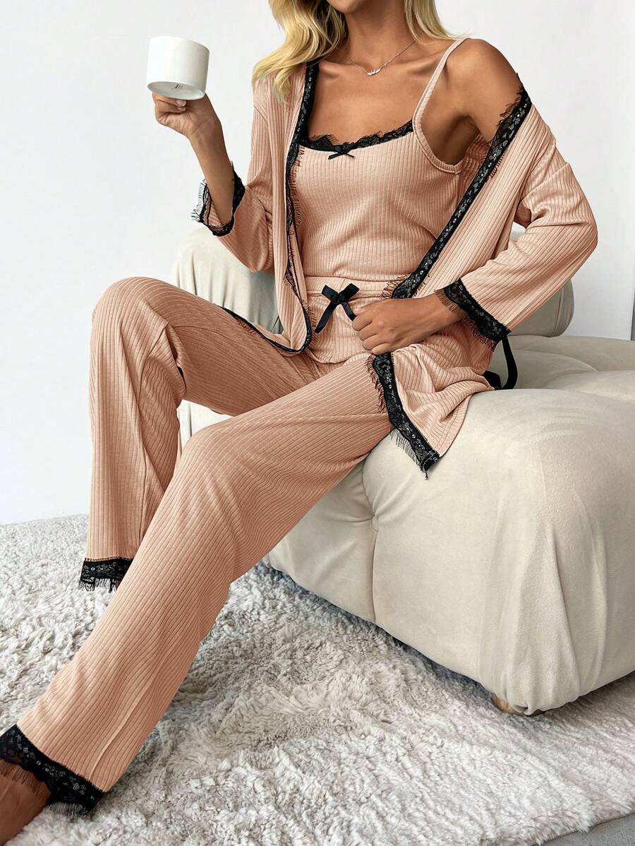 RueChic 100% 纯棉 3 件套女式蕾丝拼布蝴蝶结装饰吊带背心 + 长袖上衣 + 裤子睡衣套装 - 米色 - 查看 1