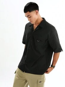 Manfinity VCAY Men's Casual Loose Fit Solid Color Short Sleeve Woven Shirt