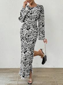 SHEIN Essnce Vestido de mujer ajustado de cuello redondo de manga larga con bajo dividido con estampado total, vestidos de mujer de primavera/verano, vestidos de mujer de otoño, vestido sexy, vestido largo, vestido de fiesta, vestido informal de oficina, vestido de mujer de otoño, vestido de mujer de invierno, faldas de mujer de moda coreana, atuendos de mujer de otoño, atuendos de mujer de invierno, ropa de mujer de invierno, atuendo de cena, ropa de otoño, vestido de invierno, conjunto de ropa de invierno, vestido de gala formal - Multicolor - Ver 5