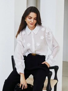 GENKIRA Vintage Pearl Floral 3D Puff Sleeve Loose French Style Long Sleeve Blouse Fall Cloth For Women - White - View 1