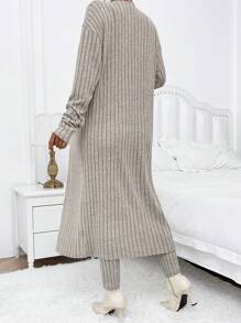 SHEIN 2 Stücke Umstandsmode einfarbiger gerippter Träger-Jumpsuit und lang Arm Strickjacke Outfit, Outfit, minimalistischer Stil