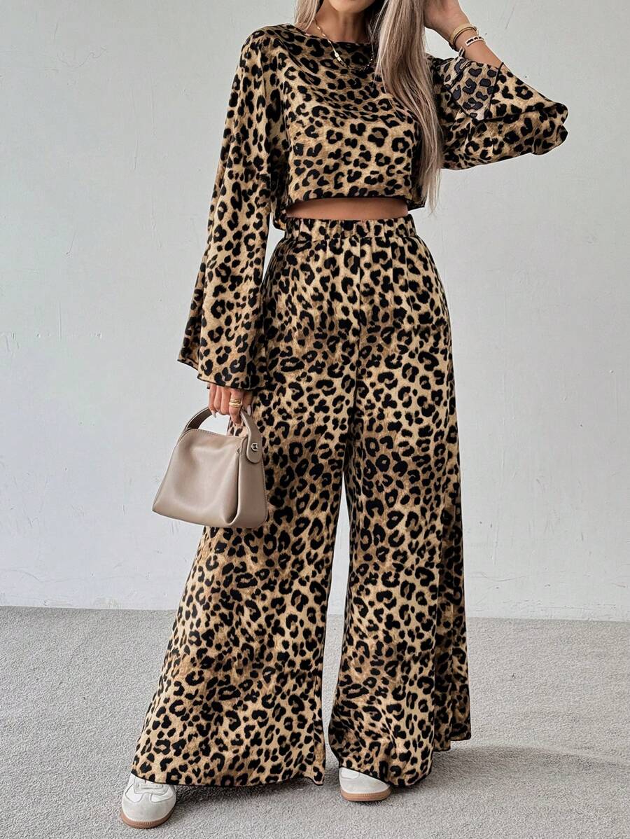 SHEIN LUNE Bộ 2 áo crop top dài tay cổ tròn họa tiết da báo cho nữ và quần ống rộng, Xuân Hè - Nhiều màu - Xem 1