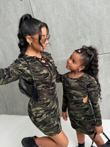 SHEIN Essnce 女式春夏长袖孔眼系带口袋修身迷你连衣裙 - 彩色 - 查看 1