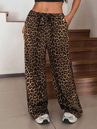 SHEIN EZwear Pantalones anchos con estampado de leopardo de moda para mujer de talla grande