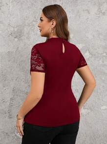 SHEIN Clasi Camiseta elegante de encaje y tejido de punto para talla grande en verano