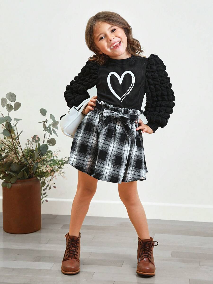 SHEIN Áo thun in hình trái tim cho bé gái & chân váy kẻ caro thắt lưng chân váy kẻ caro váy đen trắng cho bé gái - Đen và trắng - Xem 1