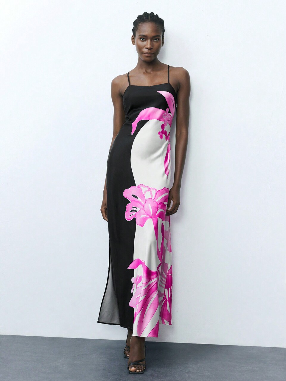 SHEIN Maija Robe fendue ajustée avec imprimé floral, bloc de couleur, dos nu avec bretelles fines pour femmes