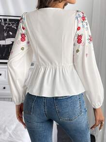 SHEIN LUNE Blusa de manga larga con cuello en V, lazo delantero, estampado floral y volante en el bajo