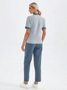 TaskEZ Set de 2 piezas de uniforme quirúrgico con cuello alto de un solo abotonadura, bolsillos y pantalones en colores contrastantes