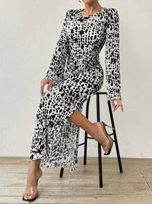 SHEIN Essnce Vestido de mujer ajustado de cuello redondo de manga larga con bajo dividido con estampado total, vestidos de mujer de primavera/verano, vestidos de mujer de otoño, vestido sexy, vestido largo, vestido de fiesta, vestido informal de oficina, vestido de mujer de otoño, vestido de mujer de invierno, faldas de mujer de moda coreana, atuendos de mujer de otoño, atuendos de mujer de invierno, ropa de mujer de invierno, atuendo de cena, ropa de otoño, vestido de invierno, conjunto de ropa de invierno, vestido de gala formal - Multicolor - Ver 1