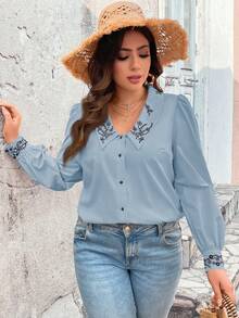 SHEIN Frenchy 大码度假刺绣细节泡泡长袖衬衫 - 淺藍色 - 查看 4