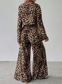 SHEIN LUNE Bộ 2 áo crop top dài tay cổ tròn họa tiết da báo cho nữ và quần ống rộng, Xuân Hè - Nhiều màu - Xem 2