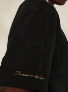 SUMWON Áo thun tay ngắn dáng crop fit có họa tiết thêu ở lưng - màu đen - Xem 4