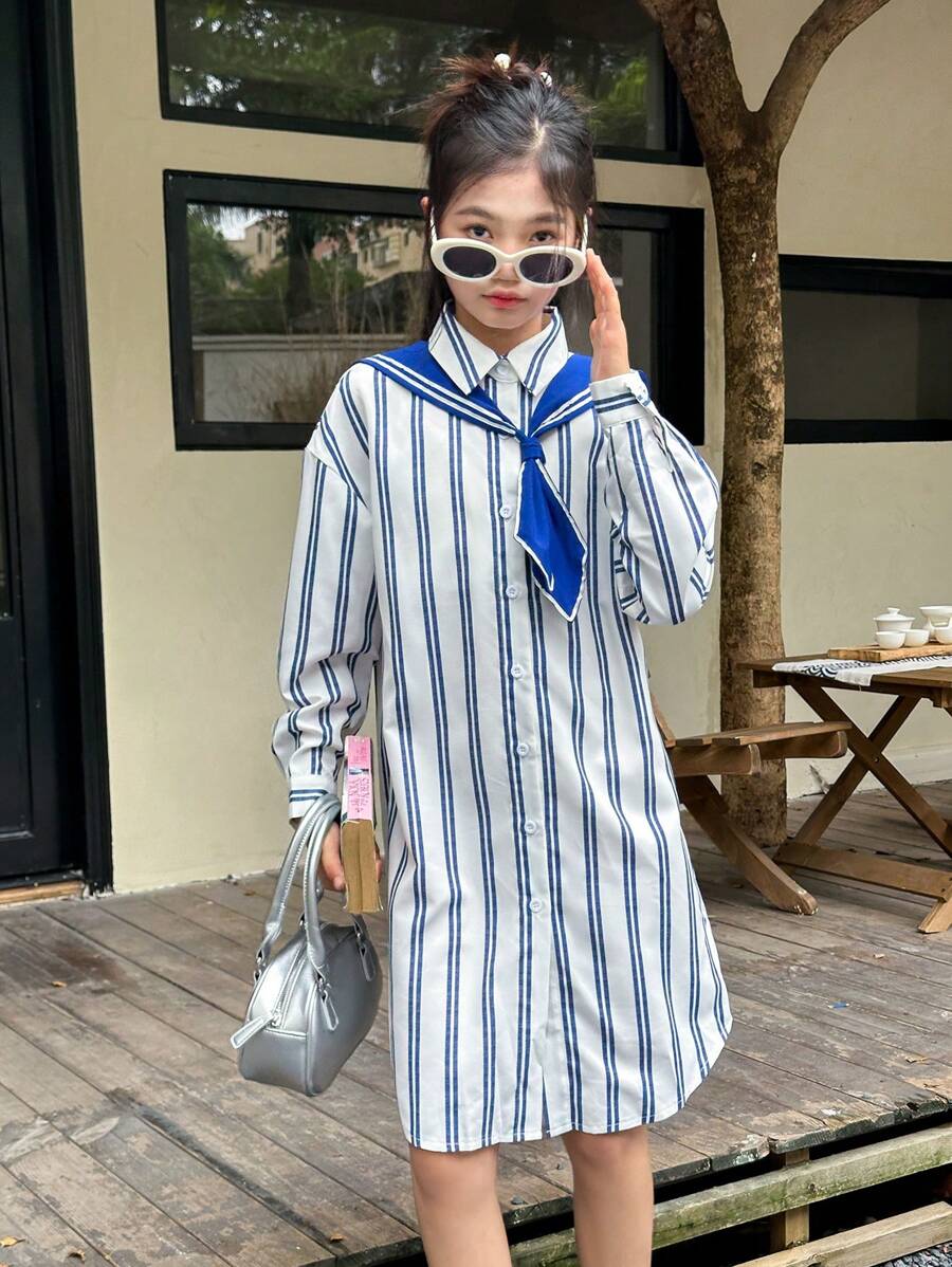 SHEIN Tween Girl 海军蓝斗篷编织条纹衬衫裙 - 藍白色 - 查看 1