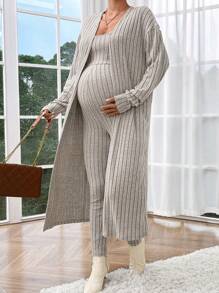 SHEIN 2 Stücke Umstandsmode einfarbiger gerippter Träger-Jumpsuit und lang Arm Strickjacke Outfit, Outfit, minimalistischer Stil