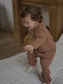 SHEIN 2pcs Baby Unisex Solid Color Cotton Soft Casual Outfit - Button Down Cardigan Long Sleeve Top With Drawstring Pocket Pants - Brown - View 3