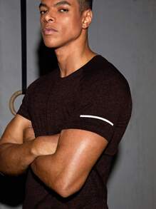 Manfinity Sport Corelite Boyfriend Style Men Reflective Detail Marled Top-Stitching Raglan Sleeve Sports Tee Workout Tops