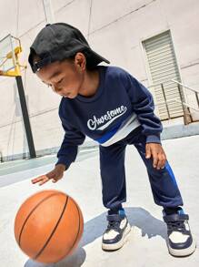 SHEIN Tenue chaude pour jeunes garçons, sweat-shirt à capuche et pantalon assortis avec imprimé patchwork vintage de skateboard et de basketball, pour l'automne/l'hiver - Multicolore - Voir 4