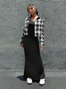 SHEIN Essnce 2 件秋季新品母女款格子短袖上衣 + 修身纯色吊带背心连衣裙套装 - 黑色 - 查看 5