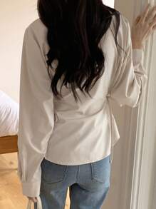 DAZY Camisa de mujer de unicolor, estilo de negocios casual con cuello de solapa, manga larga y cintura ceñida, ropa de otoño