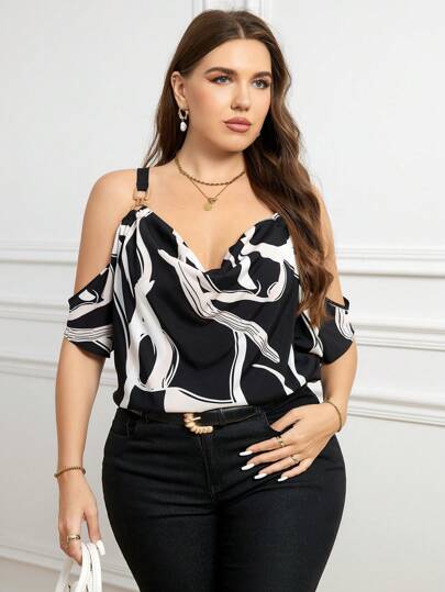 SHEIN Clasi Blusa elegante y encantadora con estampado todo sobre, con tirantes de espagueti y hombros descubiertos, para tallas grandes, para el verano