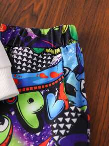 3 Stücke/Set Baby Jungen Streetwear Outfit mit Buchstaben Graffiti Muster Jogginghose, weißem Rundhals Sweatshirt und bedrucktem Rucksack, passend für Herbst und alle Jahreszeiten sowie Fotoshootings