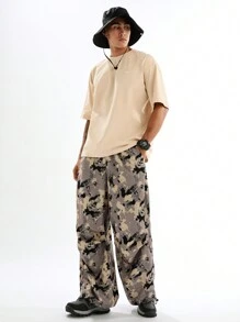Manfinity VCAY Men's Casual Woven Camouflage Elastic Waist Straight Leg Track Pants
