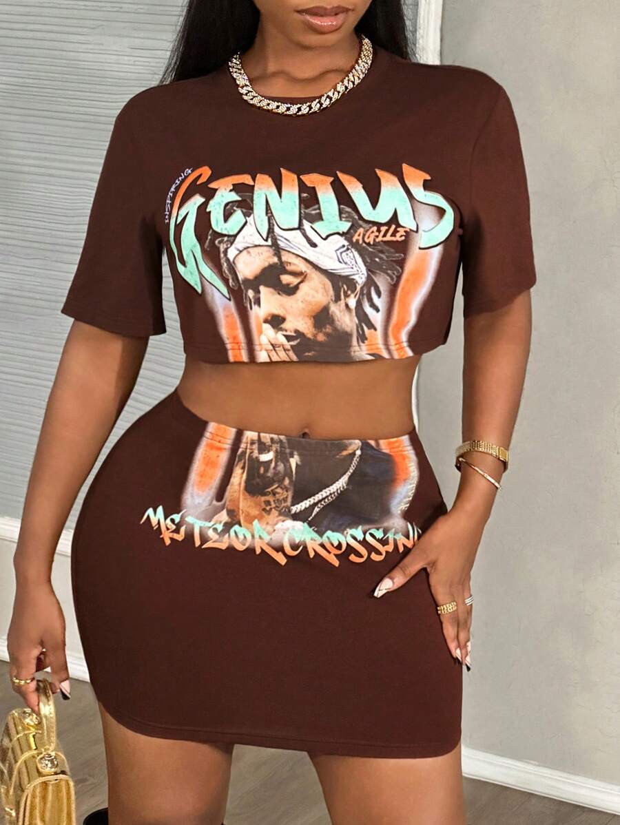 Slaydiva Bộ 2 món phong cách đường phố thường ngày, in họa tiết, gồm áo crop top tay ngắn và chân váy mini dành cho nữ. - Cà phê nâu - Xem 1