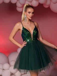 SHEIN Belle 优雅奢华深绿色深 V 领网眼撞色花卉亮片 A 字型返乡礼服，适合婚礼、新年派对、度假、毕业典礼、舞会（重型） - 墨綠色 - 查看 5