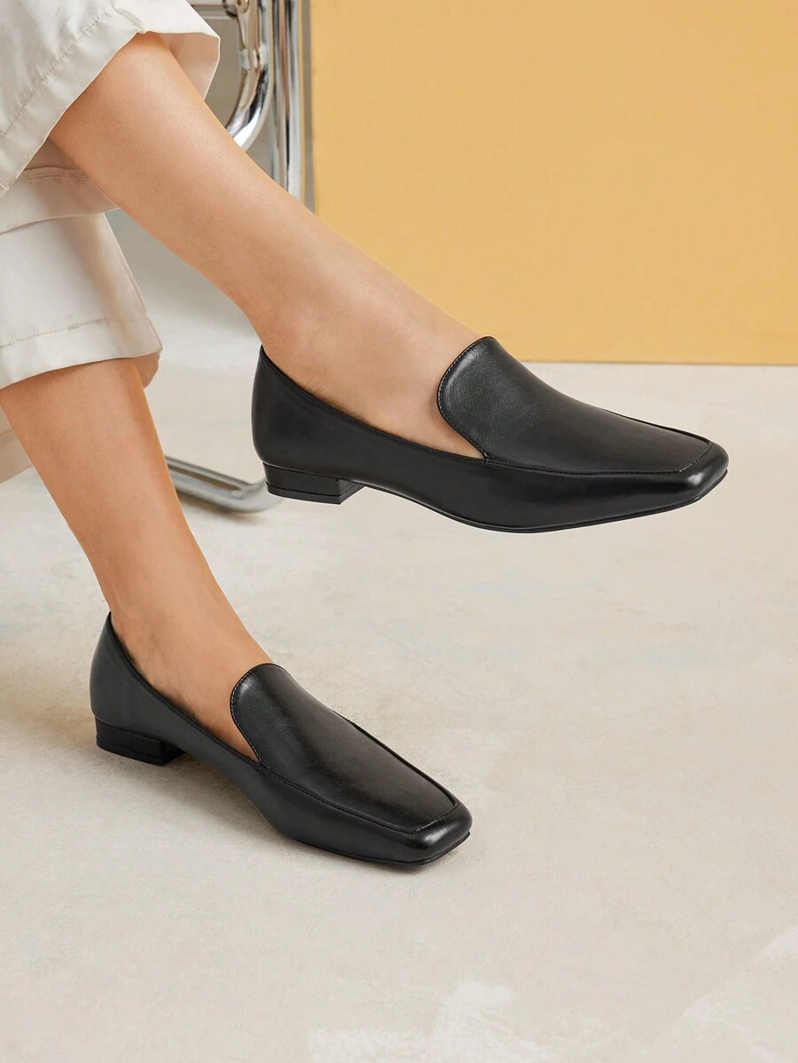 MOTF PREMIUM 女士方头低跟复古简约平底鞋，适合秋冬新年假期、情人节 - 黑色 - 查看 1