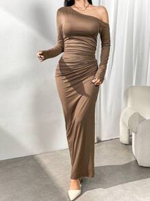 Modelyn 2 件套女士纯色不对称肩上衣和裙子休闲套装 - 駝色 - 查看 3