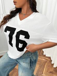 CovetEZ 大码图案 V 领落肩 T 恤 - 白色 - 查看 7