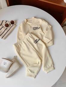 SHEIN 2 件套男婴休闲圆领夹克和印花宽松长裤套装，保暖内衬，杏色 - 杏色 - 查看 3